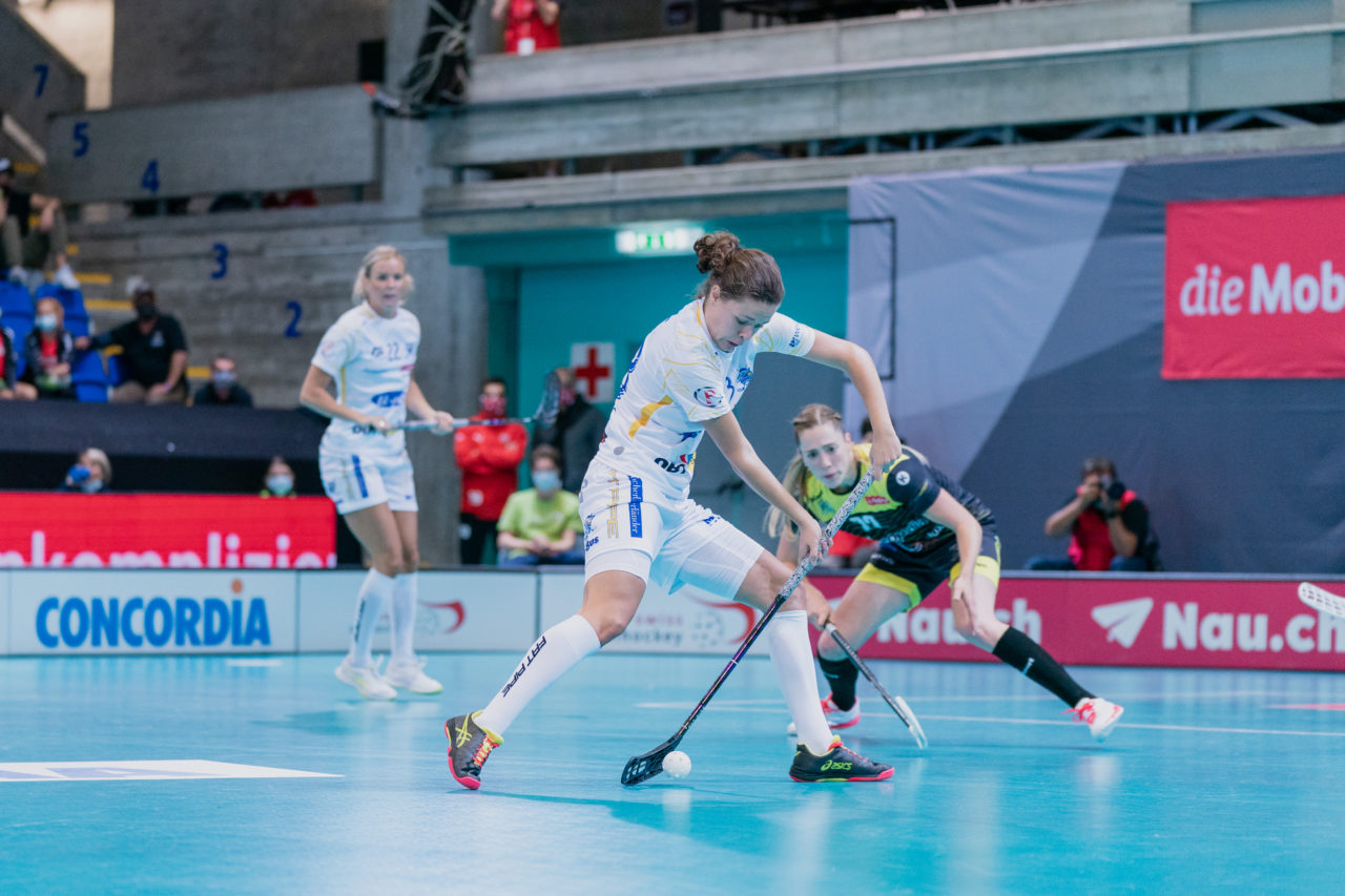 Supercup Final 4, Final Frauen, Switzerland: 30.08.2020, Zürich, Saalsporthalle, Isabelle Gerig (Nr. 23, Kloten-Dietlikon Jets) am Ball

Credit: Claudio Schwarz, unihockey-fotos.ch