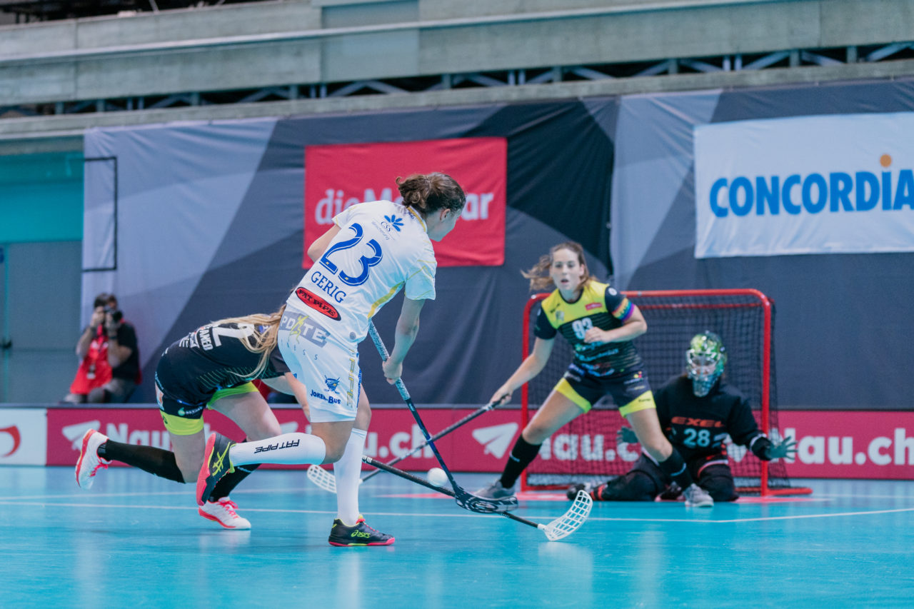 Supercup Final 4, Final Frauen, Switzerland: 30.08.2020, Zürich, Saalsporthalle, Isabelle Gerig (Nr. 23, Kloten-Dietlikon Jets) schiesst

Credit: Claudio Schwarz, unihockey-fotos.ch