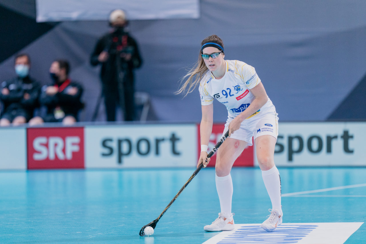 Supercup Final 4, Final Frauen, Switzerland: 30.08.2020, Zürich, Saalsporthalle, Tanja Bühler (Nr. 92, Kloten-Dietlikon Jets) am Ball

Credit: Claudio Schwarz, unihockey-fotos.ch