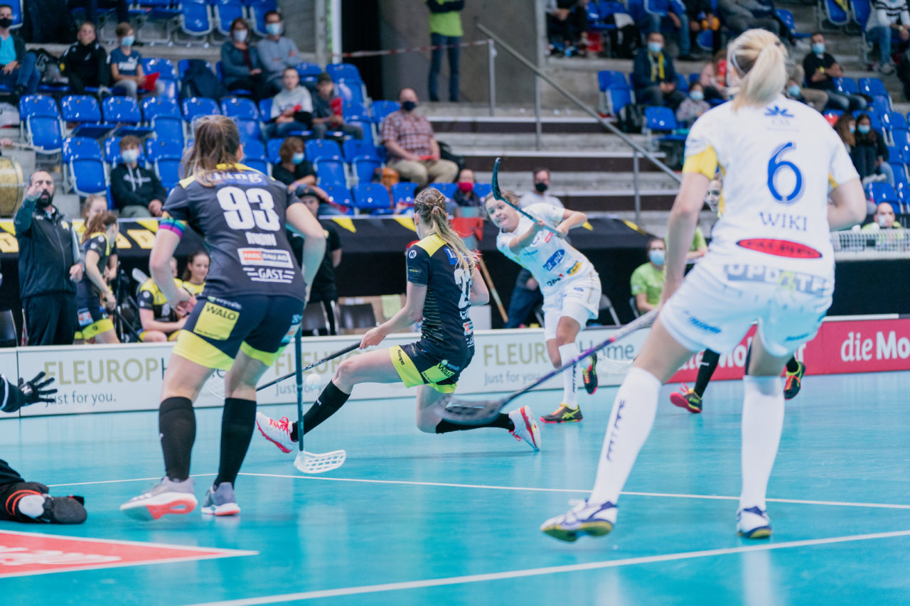 Supercup Final 4, Final Frauen, Switzerland: 30.08.2020, Zürich, Saalsporthalle, Isabelle Gerig (Nr. 23, Kloten-Dietlikon Jets) schiesst

Credit: Claudio Schwarz, unihockey-fotos.ch