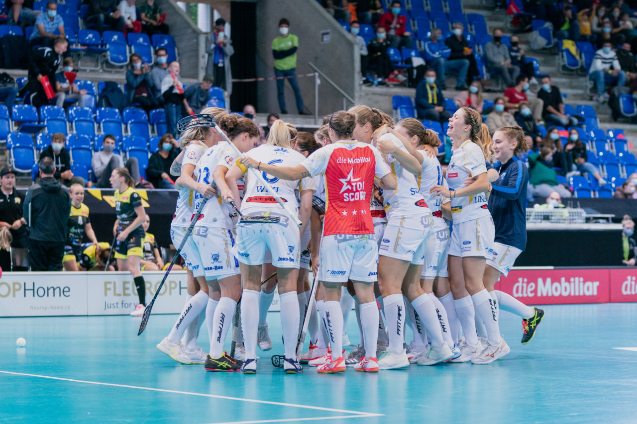 Supercup Final 4, Final Frauen, Switzerland: 30.08.2020, Zürich, Saalsporthalle, die Jets jubeln

Credit: Claudio Schwarz, unihockey-fotos.ch