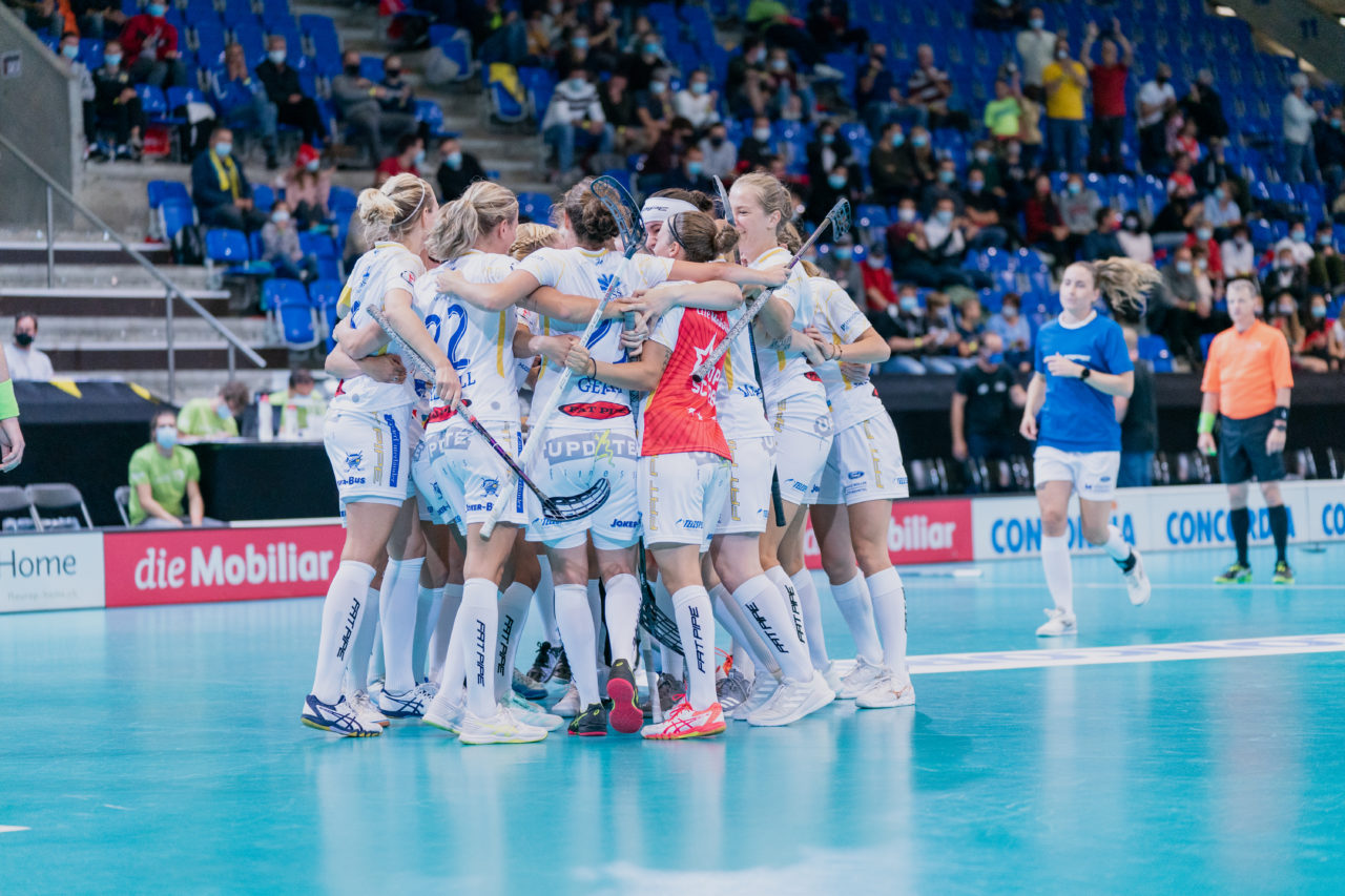 Supercup Final 4, Final Frauen, Switzerland: 30.08.2020, Zürich, Saalsporthalle, die Jets bejubeln den Supercup Sieg

Credit: Claudio Schwarz, unihockey-fotos.ch