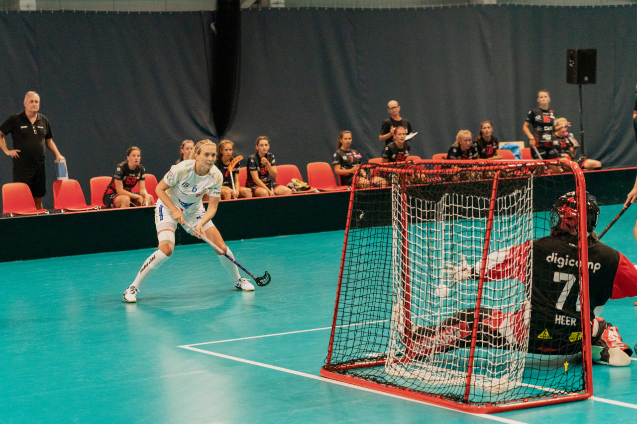 Mobiliar Trophy, Red Ants Rychenberg Winterthur - Kloten-Dietlikon Jets, Switzerland: 21.08.2020, Winterthur, Win-4 Trainingshalle, Michelle Wiki (Nr. 6, Kloten-Dietlikon Jets) trifft zum 0:1

Credit: Claudio Schwarz, unihockey-fotos.ch