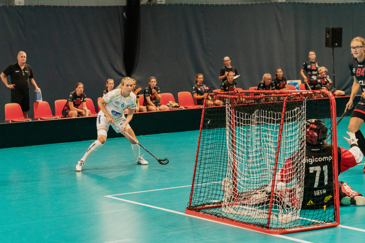 Mobiliar Trophy, Red Ants Rychenberg Winterthur - Kloten-Dietlikon Jets, Switzerland: 21.08.2020, Winterthur, Win-4 Trainingshalle, Michelle Wiki (Nr. 6, Kloten-Dietlikon Jets) trifft zum 0:1

Credit: Claudio Schwarz, unihockey-fotos.ch