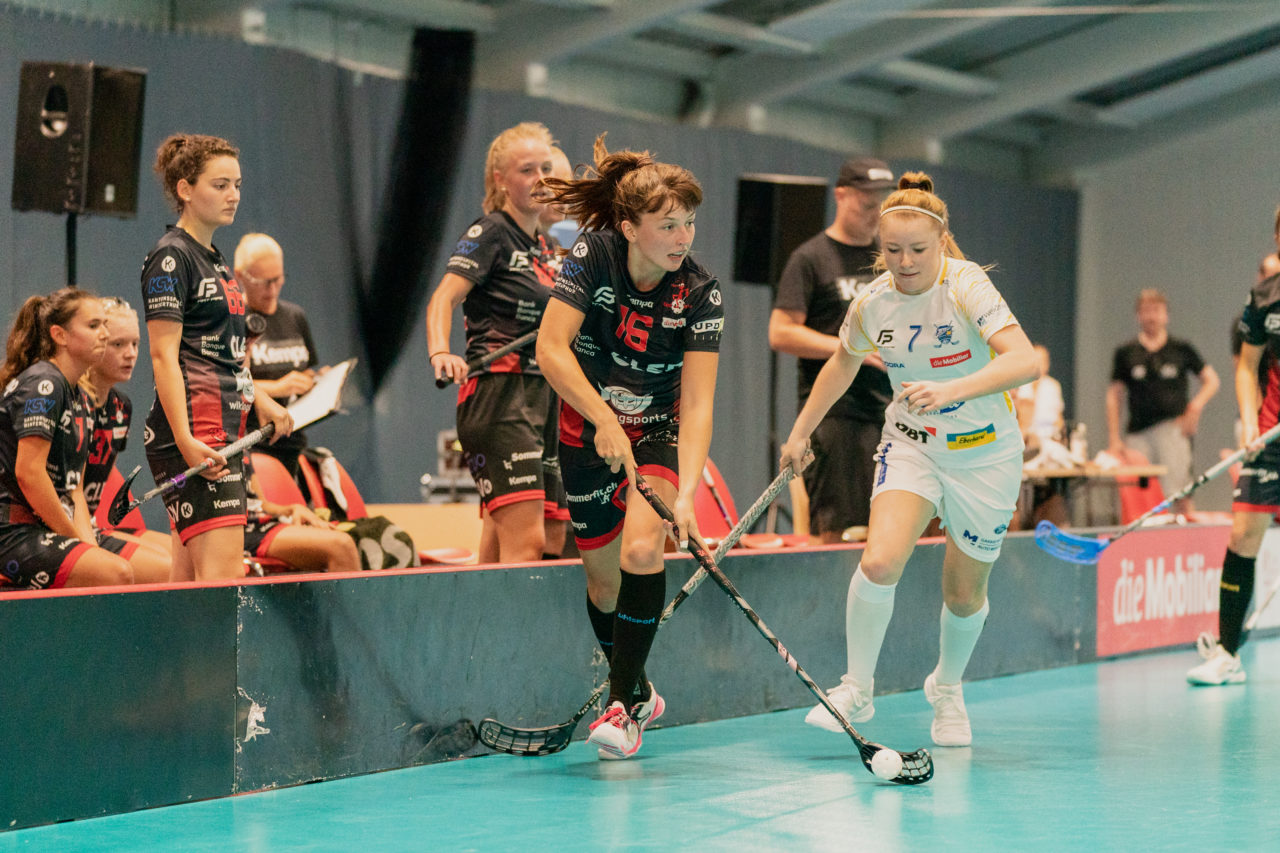 Mobiliar Trophy, Red Ants Rychenberg Winterthur - Kloten-Dietlikon Jets, Switzerland: 21.08.2020, Winterthur, Win-4 Trainingshalle, Rahel Rieder (Nr. 7, Kloten-Dietlikon Jets) gegen eine Winterthurerin

Credit: Claudio Schwarz, unihockey-fotos.ch