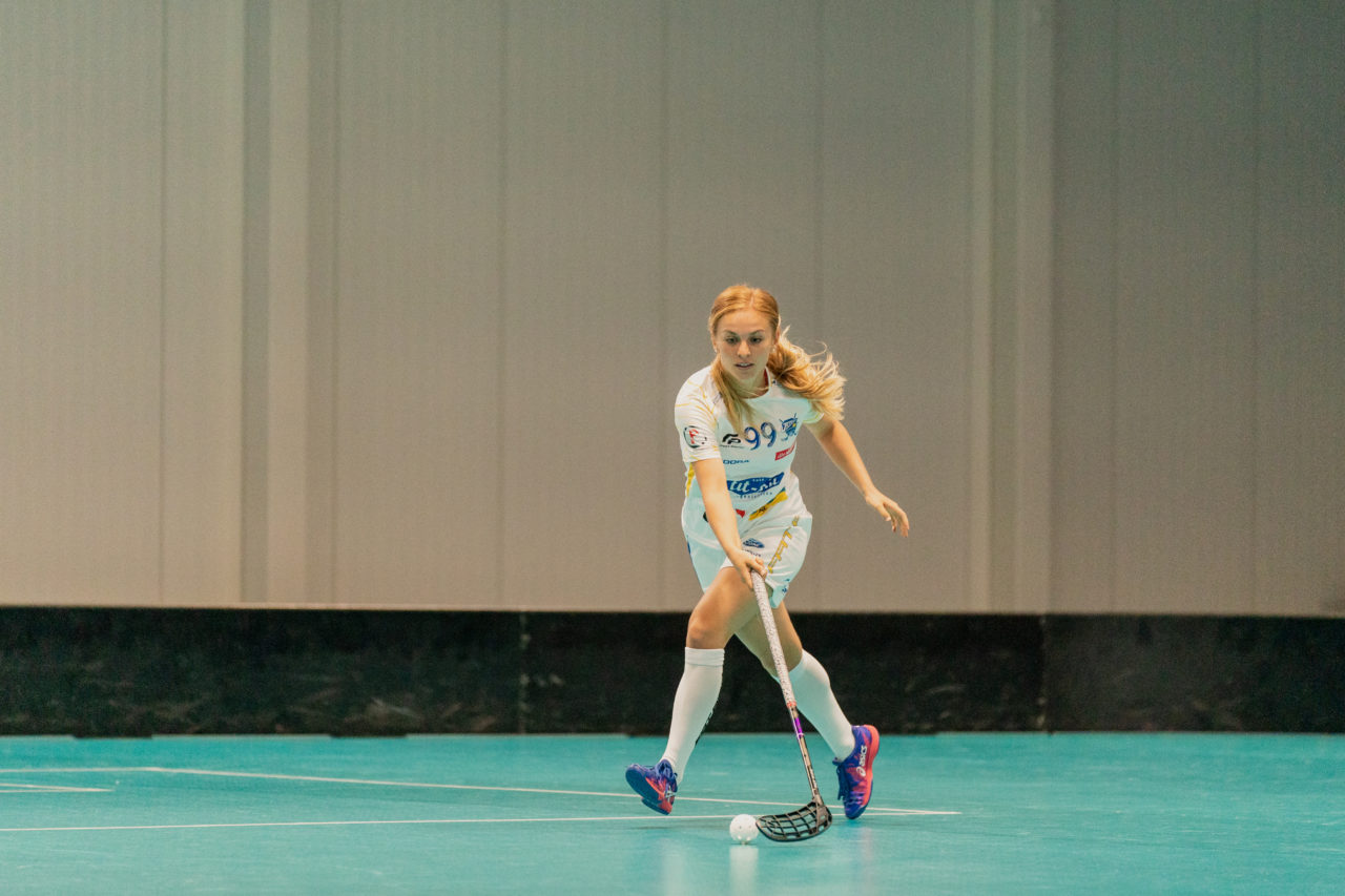Mobiliar Trophy, Red Ants Rychenberg Winterthur - Kloten-Dietlikon Jets, Switzerland: 21.08.2020, Winterthur, Win-4 Trainingshalle, Ladina Müller (Nr. 99, Kloten-Dietlikon Jets) am Ball

Credit: Claudio Schwarz, unihockey-fotos.ch