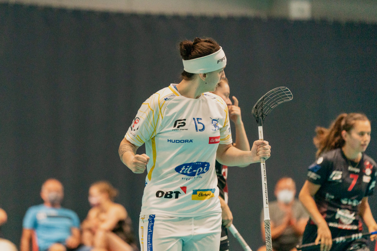 Mobiliar Trophy, Red Ants Rychenberg Winterthur - Kloten-Dietlikon Jets, Switzerland: 21.08.2020, Winterthur, Win-4 Trainingshalle, Natalie Martinakova (Nr. 15, Kloten-Dietlikon Jets) jubelt

Credit: Claudio Schwarz, unihockey-fotos.ch