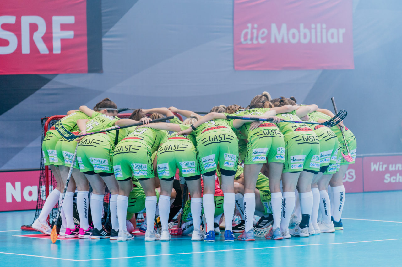Supercup Final 4, 2. Halbfinal Frauen, Switzerland: 29.08.2020, Zürich, Saalsporthalle, die Skorps vor dem Spiel

Credit: Claudio Schwarz, unihockey-fotos.ch