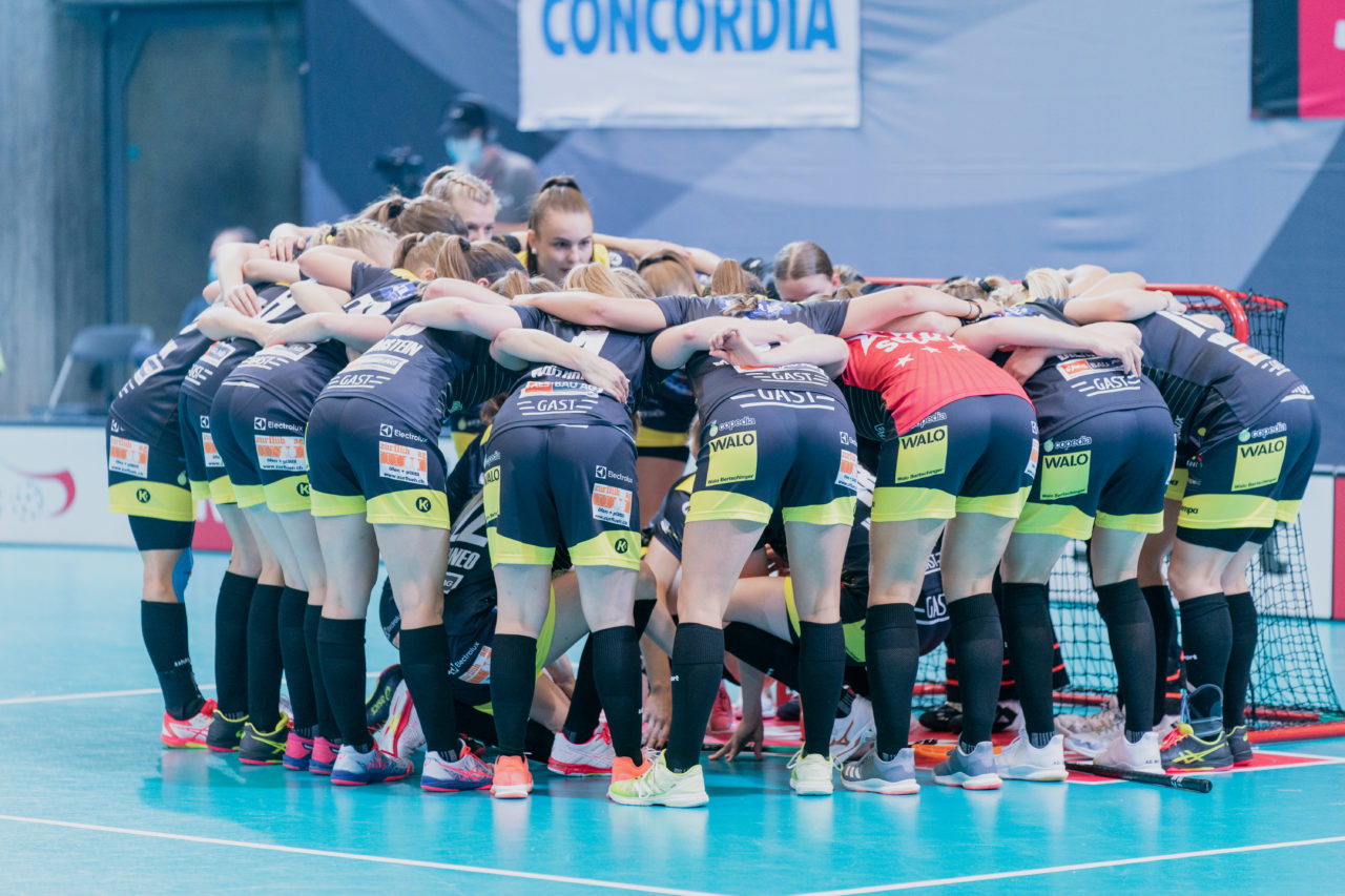 Supercup Final 4, 2. Halbfinal Frauen, Switzerland: 29.08.2020, Zürich, Saalsporthalle, die Wizards vor dem Spiel

Credit: Claudio Schwarz, unihockey-fotos.ch