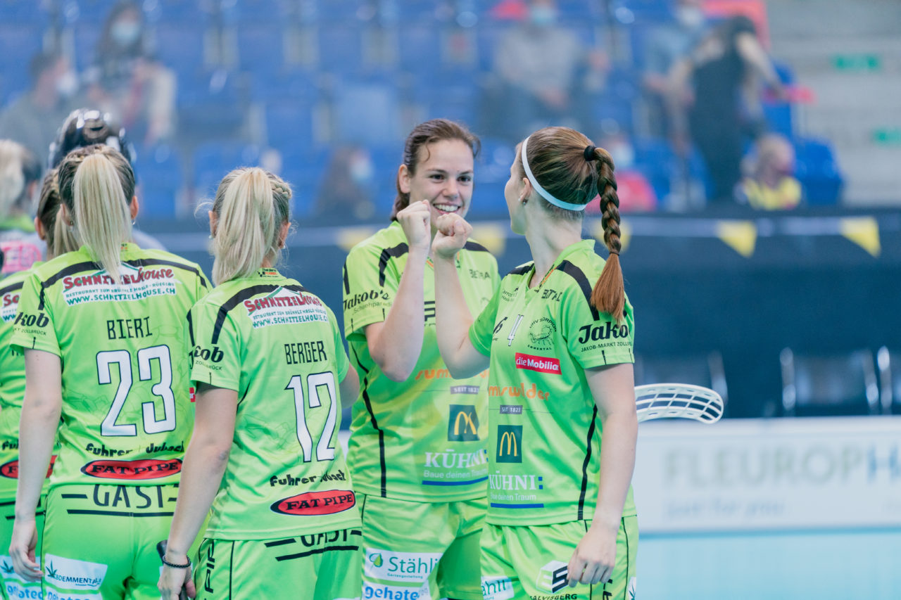 Supercup Final 4, 2. Halbfinal Frauen, Switzerland: 29.08.2020, Zürich, Saalsporthalle, Marylin Thomi (Nr. 7, Skorpion Emmental Zollbrück) vor dem Spiel

Credit: Claudio Schwarz, unihockey-fotos.ch