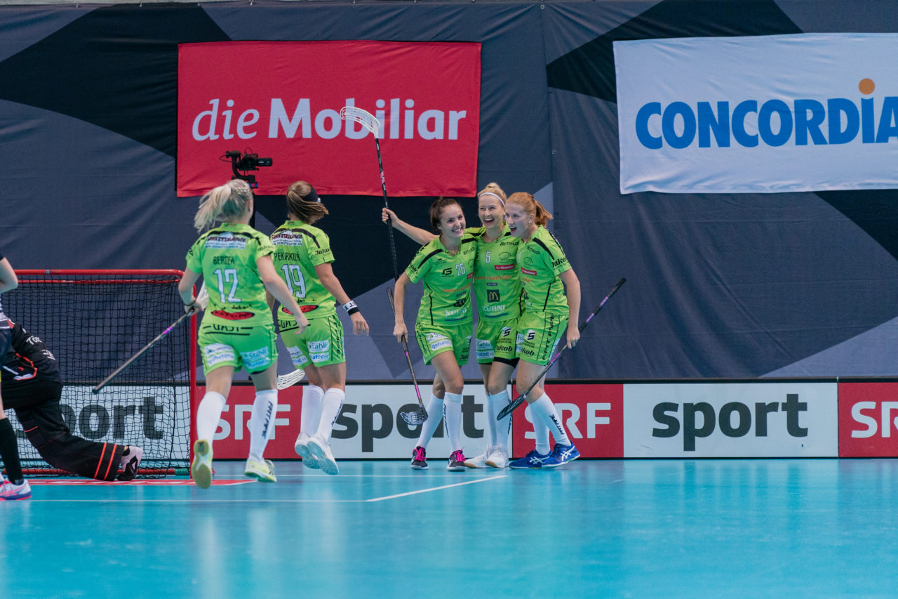 Supercup Final 4, 2. Halbfinal Frauen, Switzerland: 29.08.2020, Zürich, Saalsporthalle, die Skorps jubeln über das 0:1

Credit: Claudio Schwarz, unihockey-fotos.ch