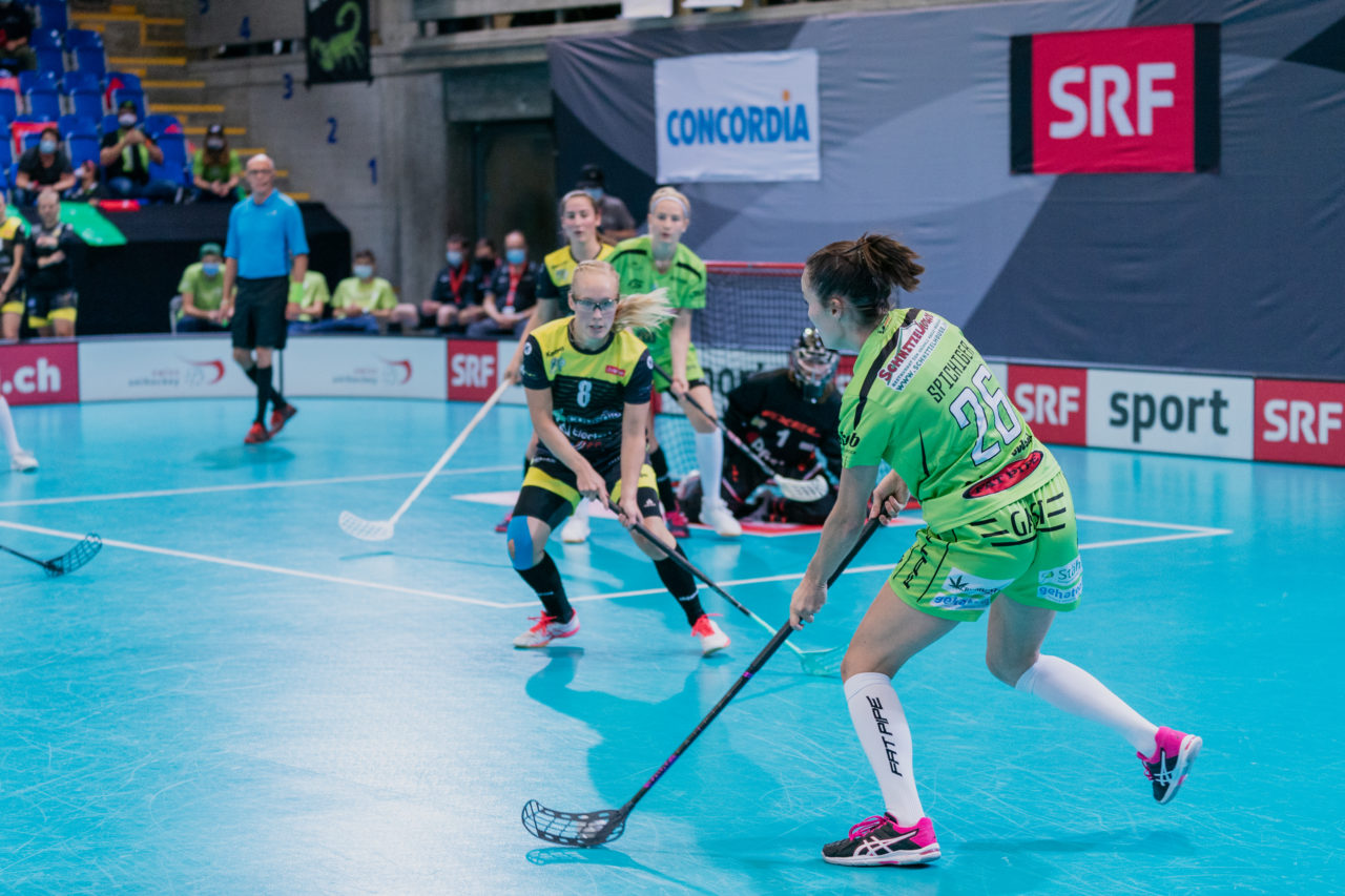 Supercup Final 4, 2. Halbfinal Frauen, Switzerland: 29.08.2020, Zürich, Saalsporthalle, Nathalie Spichiger (Nr. 26, Skorpion Emmental Zollbrück) am Ball

Credit: Claudio Schwarz, unihockey-fotos.ch
