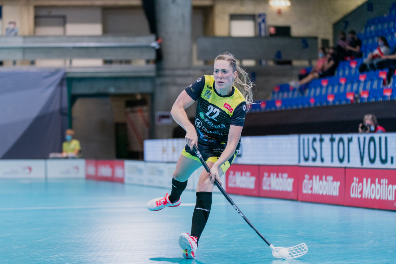 Supercup Final 4, 2. Halbfinal Frauen, Switzerland: 29.08.2020, Zürich, Saalsporthalle, Nadia Cattaneo (Nr. 22, Wizards Bern Burgdorf) schiesst

Credit: Claudio Schwarz, unihockey-fotos.ch