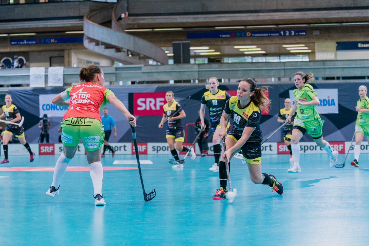 Supercup Final 4, 2. Halbfinal Frauen, Switzerland: 29.08.2020, Zürich, Saalsporthalle, Simone Wyss (Nr. 10, Wizards Bern Burgdorf) schiesst

Credit: Claudio Schwarz, unihockey-fotos.ch
