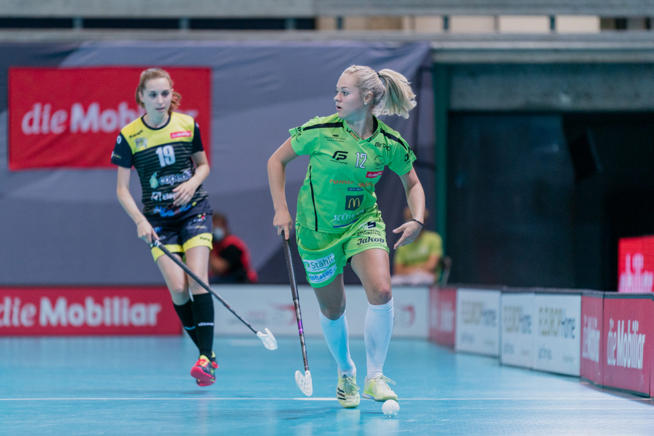 Supercup Final 4, 2. Halbfinal Frauen, Switzerland: 29.08.2020, Zürich, Saalsporthalle, Doris Berger (Nr. 12, Skorpion Emmental Zollbrück) am Ball

Credit: Claudio Schwarz, unihockey-fotos.ch