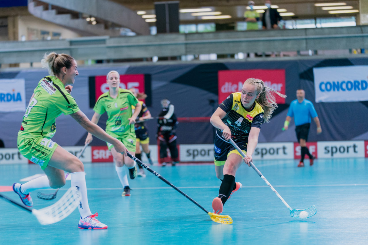 Supercup Final 4, 2. Halbfinal Frauen, Switzerland: 29.08.2020, Zürich, Saalsporthalle, Lara Wüthrich (Nr. 4, Wizards Bern Burgdorf) schiesst

Credit: Claudio Schwarz, unihockey-fotos.ch
