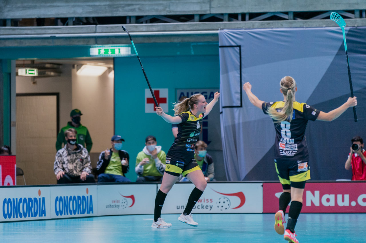 Supercup Final 4, 2. Halbfinal Frauen, Switzerland: 29.08.2020, Zürich, Saalsporthalle, Lea Hanimann (Nr. 18, Wizards Bern Burgdorf) jubelt

Credit: Claudio Schwarz, unihockey-fotos.ch
