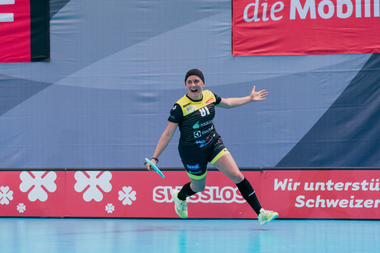 Supercup Final 4, 2. Halbfinal Frauen, Switzerland: 29.08.2020, Zürich, Saalsporthalle, Andrea Wildermuth (Nr. 91, Wizards Bern Burgdorf) jubelt

Credit: Claudio Schwarz, unihockey-fotos.ch