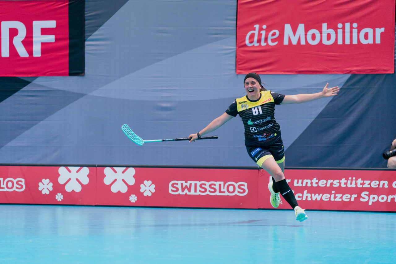Supercup Final 4, 2. Halbfinal Frauen, Switzerland: 29.08.2020, Zürich, Saalsporthalle, Andrea Wildermuth (Nr. 91, Wizards Bern Burgdorf) jubelt

Credit: Claudio Schwarz, unihockey-fotos.ch