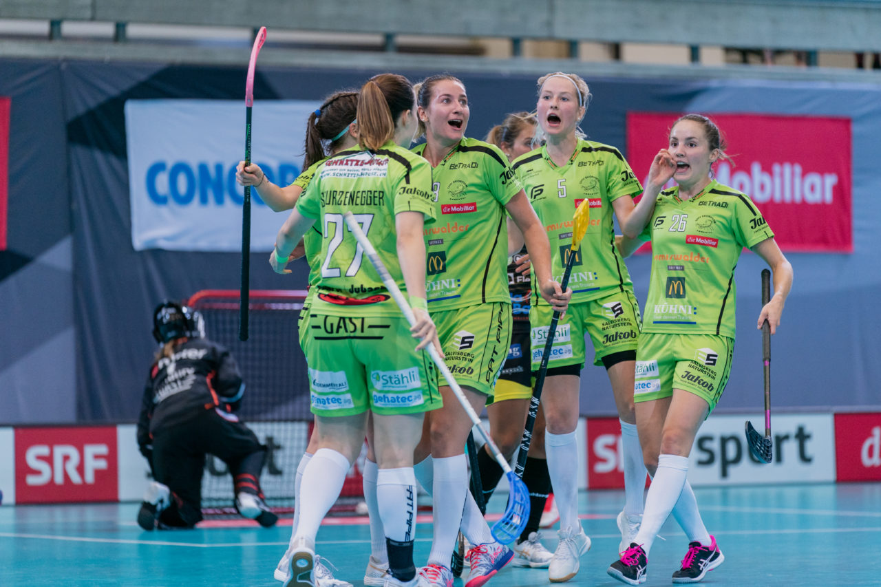 Supercup Final 4, 2. Halbfinal Frauen, Switzerland: 29.08.2020, Zürich, Saalsporthalle, die Skorps jubeln

Credit: Claudio Schwarz, unihockey-fotos.ch