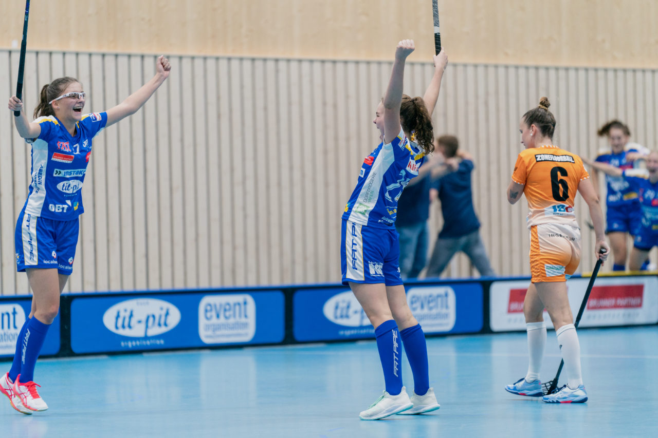 Juniorinnen U21 A 2. Runde 2020/21, Switzerland: 19.09.2020, Kloten, Stighag, Noomi Überschlag (Nr. 26, Kloten-Dietlikon Jets) jubelt

Credit: Claudio Schwarz, unihockey-fotos.ch