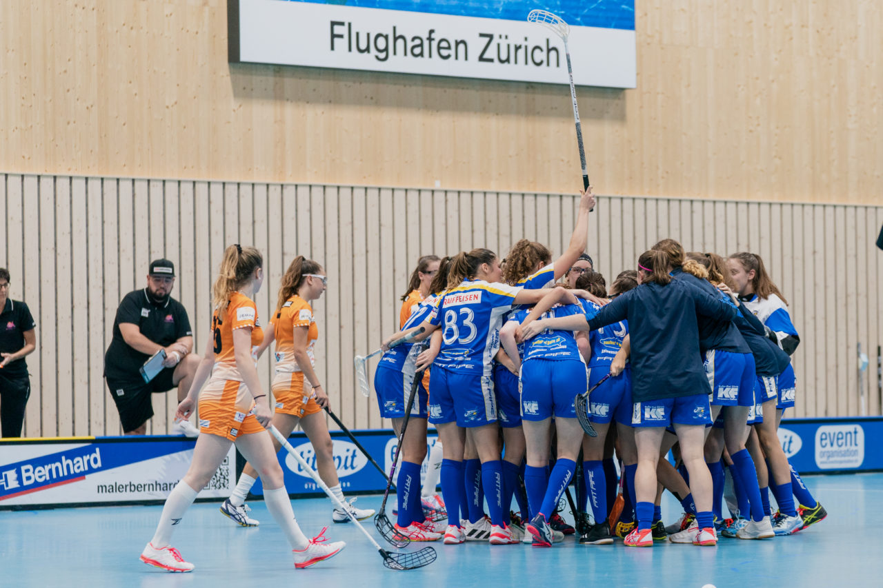Juniorinnen U21 A 2. Runde 2020/21, Switzerland: 19.09.2020, Kloten, Stighag, Torjubel zum 1:1

Credit: Claudio Schwarz, unihockey-fotos.ch