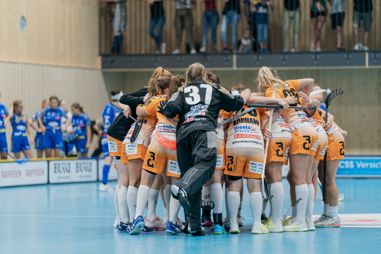 Frauen NLA Runde 2 2020/21, Switzerland: 20.09.2020, Kloten, Stighag, piranha bejubelt das 1:1

Credit: Claudio Schwarz, unihockey-fotos.ch
