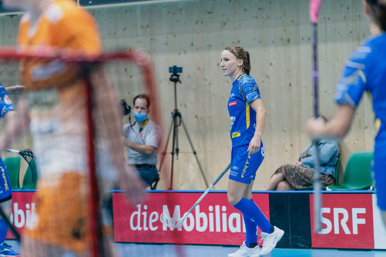 Frauen NLA Runde 2 2020/21, Switzerland: 20.09.2020, Kloten, Stighag, Brigitte Mischler (Nr. 8, Kloten-Dietlikon Jets) bejubelt das 2:1

Credit: Claudio Schwarz, unihockey-fotos.ch