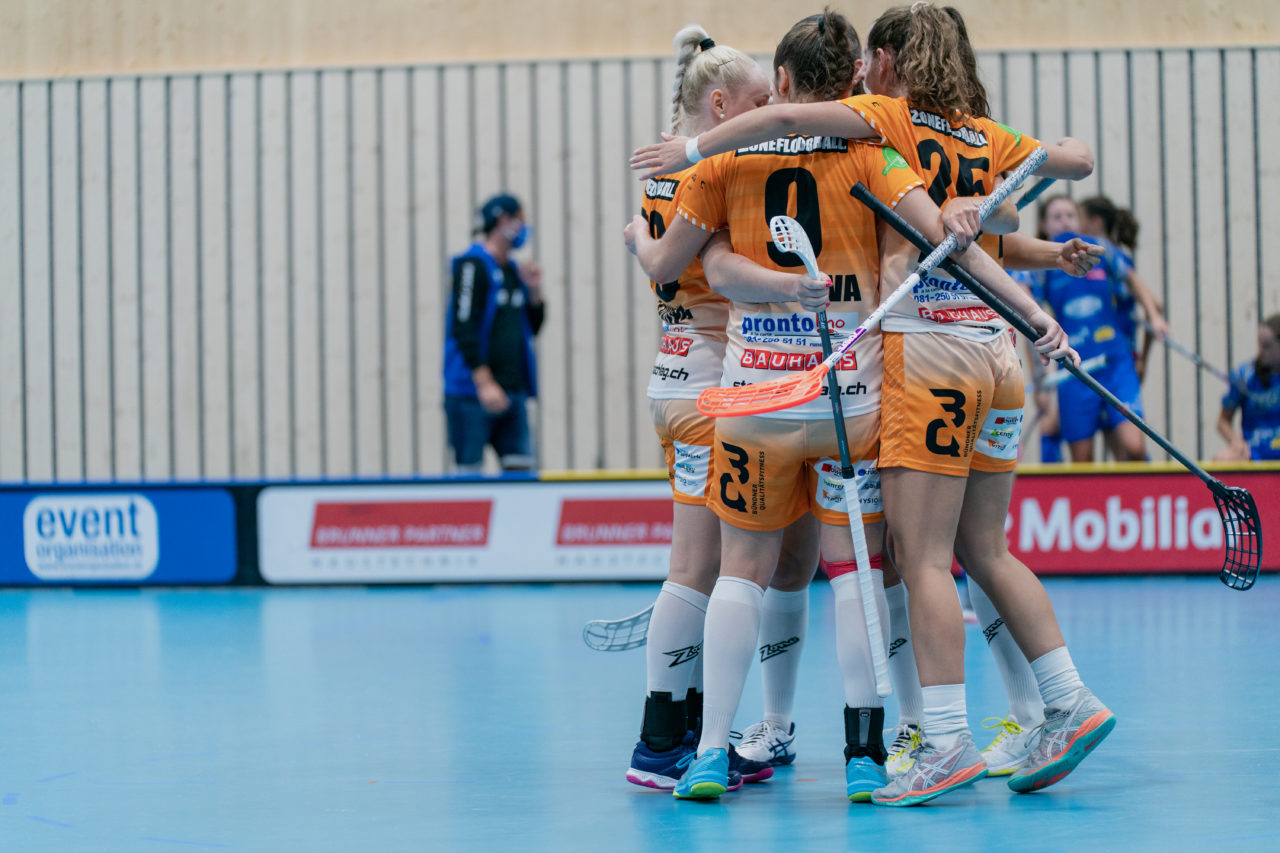 Frauen NLA Runde 2 2020/21, Switzerland: 20.09.2020, Kloten, Stighag, piranha jubelt

Credit: Claudio Schwarz, unihockey-fotos.ch