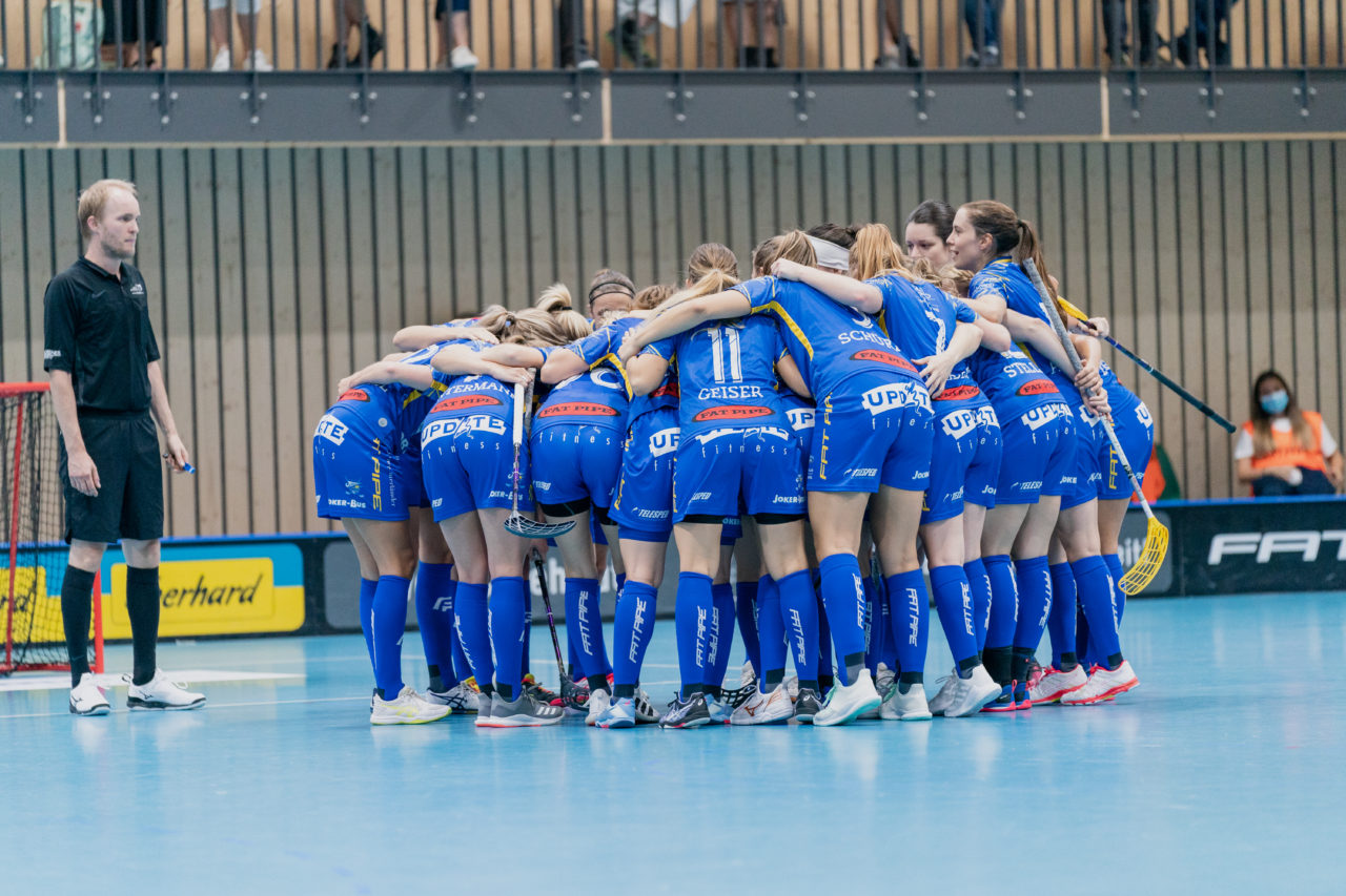 Frauen NLA Runde 2 2020/21, Switzerland: 20.09.2020, Kloten, Stighag, die Jets jubeln

Credit: Claudio Schwarz, unihockey-fotos.ch