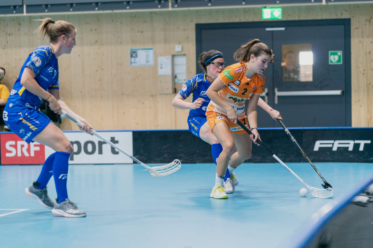 Frauen NLA Runde 2 2020/21, Switzerland: 20.09.2020, Kloten, Stighag, Jana Putzi (Nr. 2, piranha chur) am Ball

Credit: Claudio Schwarz, unihockey-fotos.ch
