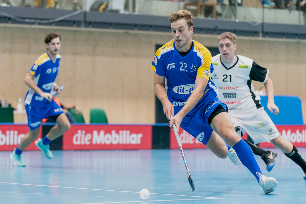 Männer NLB Runde 2 2020/21, Switzerland: 20.09.2020, Kloten, Stighag, Jürg Graf (Nr. 22, Kloten-Dietlikon Jets) am Ball

Credit: Claudio Schwarz, unihockey-fotos.ch