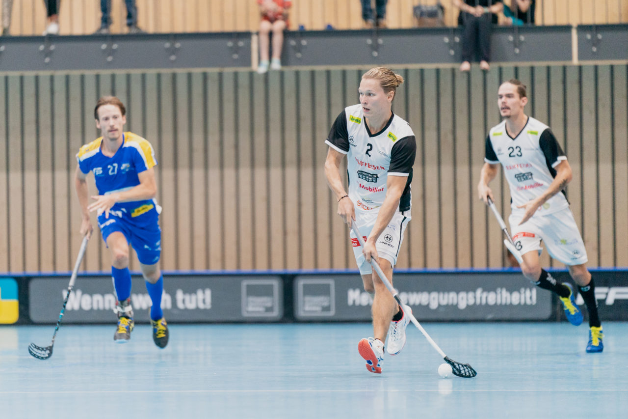 Männer NLB Runde 2 2020/21, Switzerland: 20.09.2020, Kloten, Stighag, Kalle Keskitalo (Nr. 2, UHC Sarganserland) am Ball

Credit: Claudio Schwarz, unihockey-fotos.ch