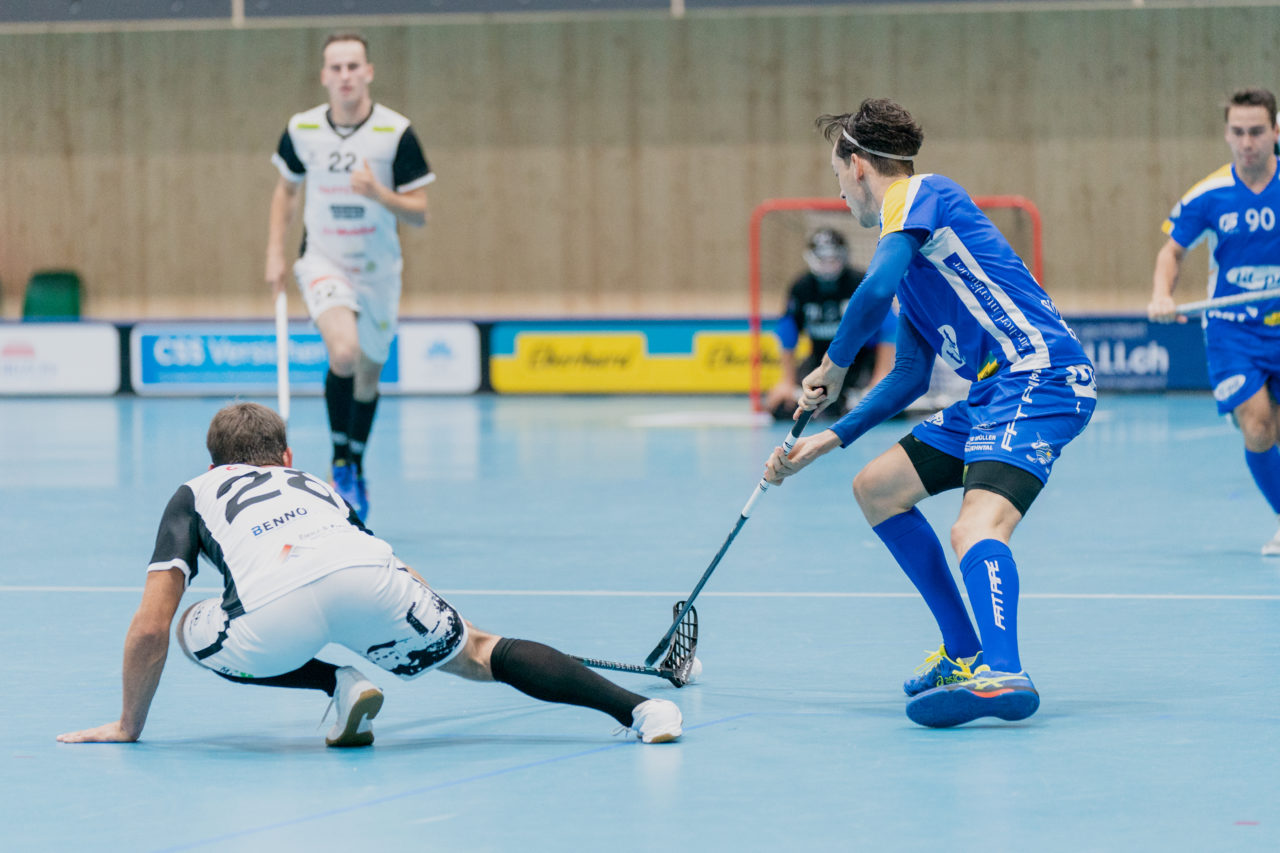 Männer NLB Runde 2 2020/21, Switzerland: 20.09.2020, Kloten, Stighag, Tassio Suter (Nr. 2, Kloten-Dietlikon Jets) am Ball

Credit: Claudio Schwarz, unihockey-fotos.ch