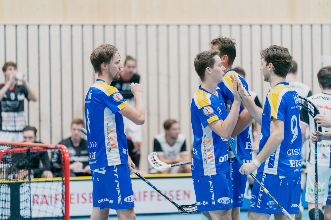 Männer NLB Runde 2 2020/21, Switzerland: 20.09.2020, Kloten, Stighag, Pascal Beutler (Nr. 7, Kloten-Dietlikon Jets) jubelt

Credit: Claudio Schwarz, unihockey-fotos.ch