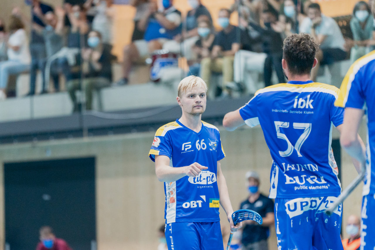Männer NLB Runde 2 2020/21, Switzerland: 20.09.2020, Kloten, Stighag, Emil Johansson (Nr. 66, Kloten-Dietlikon Jets) nach seinem Tor

Credit: Claudio Schwarz, unihockey-fotos.ch