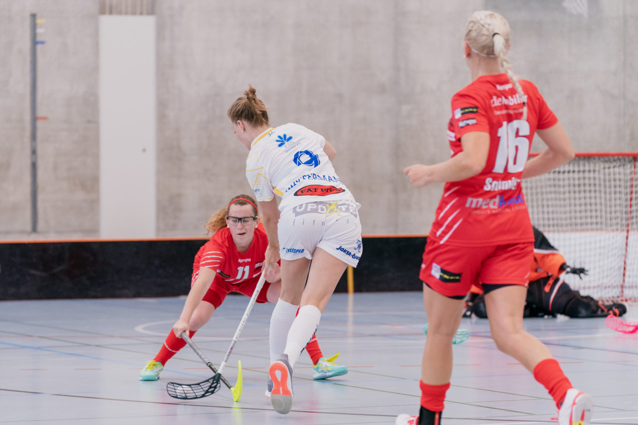Frauen NLA 1. Runde 2020/21, Switzerland: 12.09.2020, Frauenfeld, Kantihalle, Mirjam Hintermann (Nr. 9, Kloten-Dietlikon Jets) am Ball

Credit: Claudio Schwarz, unihockey-fotos.ch