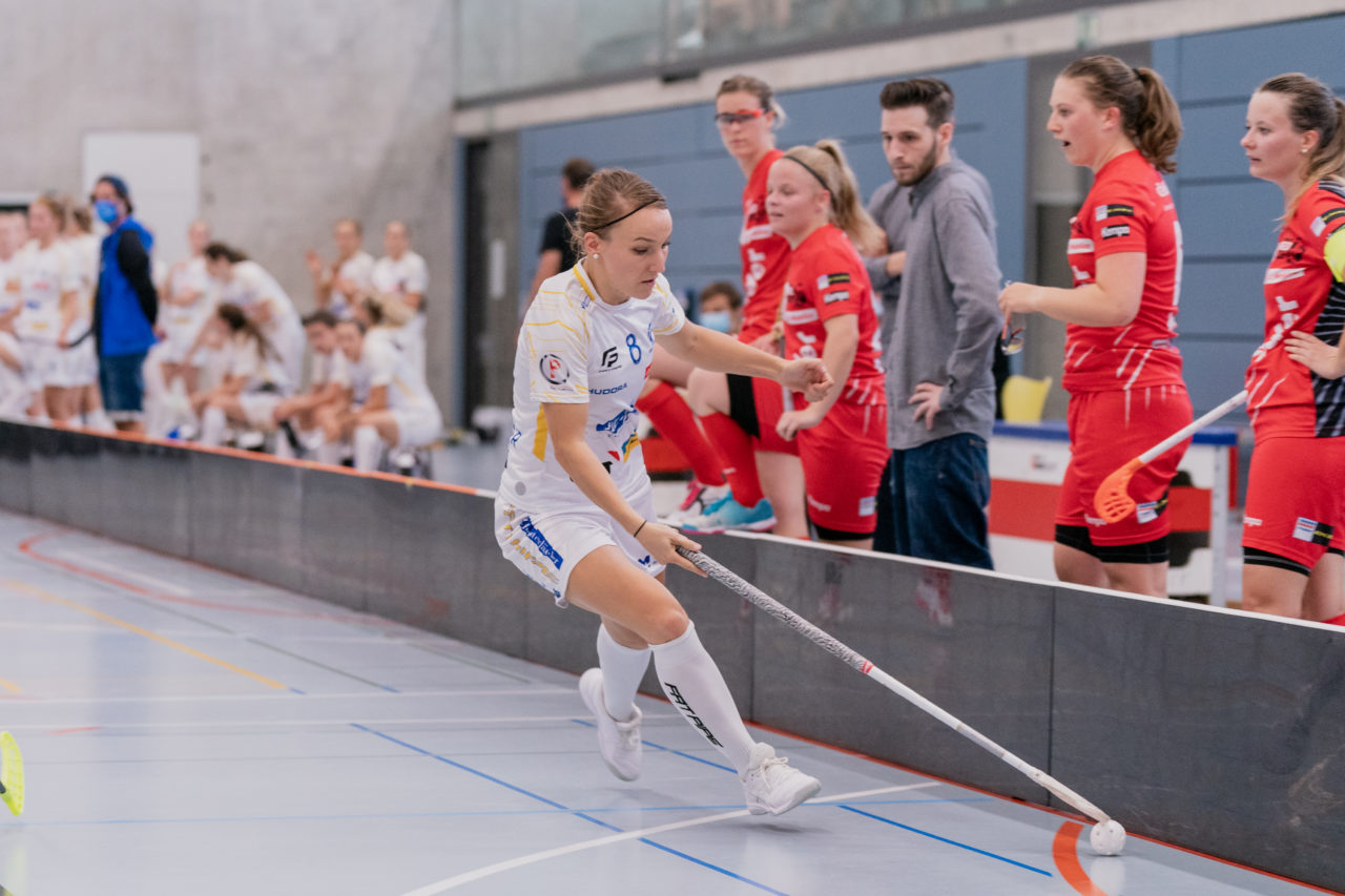 Frauen NLA 1. Runde 2020/21, Switzerland: 12.09.2020, Frauenfeld, Kantihalle, Brigitte Mischler (Nr. 8, Kloten-Dietlikon Jets) am Ball

Credit: Claudio Schwarz, unihockey-fotos.ch