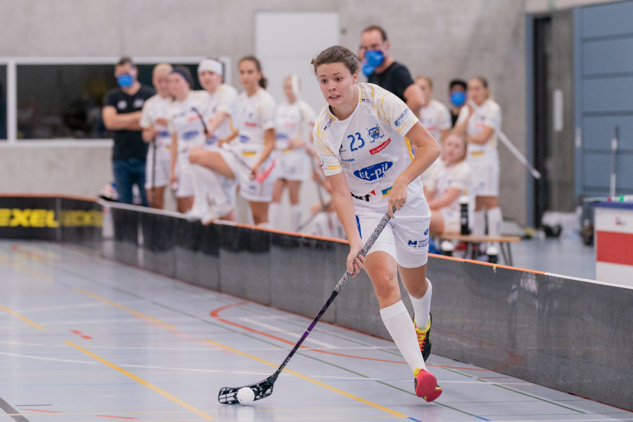 Frauen NLA 1. Runde 2020/21, Switzerland: 12.09.2020, Frauenfeld, Kantihalle, Isabelle Gerig (Nr. 23, Kloten-Dietlikon Jets) am Ball

Credit: Claudio Schwarz, unihockey-fotos.ch