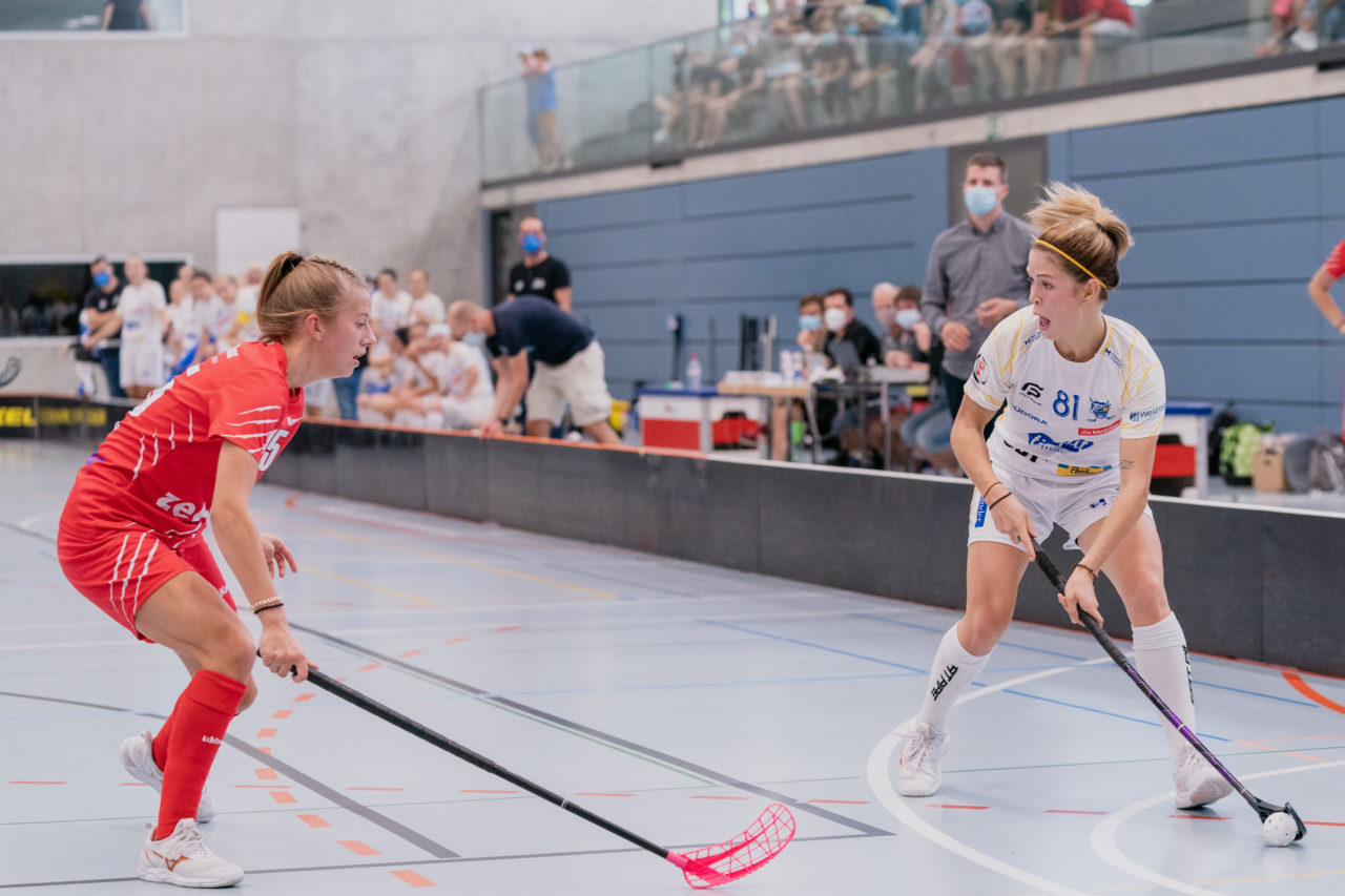 Frauen NLA 1. Runde 2020/21, Switzerland: 12.09.2020, Frauenfeld, Kantihalle, Norina Lindenstruth (Nr. 81, Kloten-Dietlikon Jets) am Ball

Credit: Claudio Schwarz, unihockey-fotos.ch
