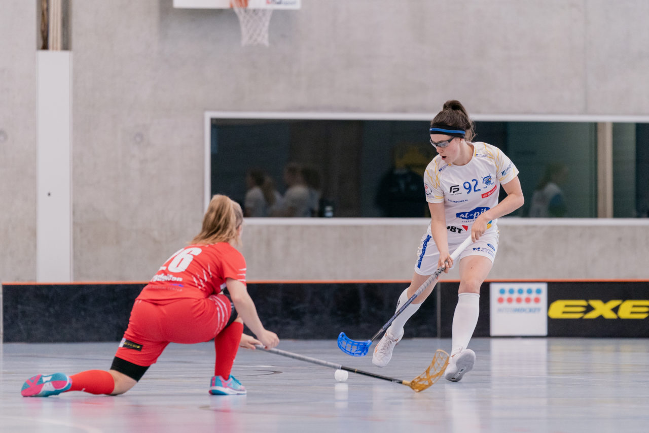 Frauen NLA 1. Runde 2020/21, Switzerland: 12.09.2020, Frauenfeld, Kantihalle, Tanja Bühler (Nr. 92, Kloten-Dietlikon Jets) am Ball

Credit: Claudio Schwarz, unihockey-fotos.ch