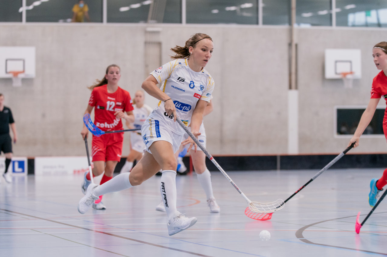Frauen NLA 1. Runde 2020/21, Switzerland: 12.09.2020, Frauenfeld, Kantihalle, Brigitte Mischler (Nr. 8, Kloten-Dietlikon Jets) am Ball

Credit: Claudio Schwarz, unihockey-fotos.ch