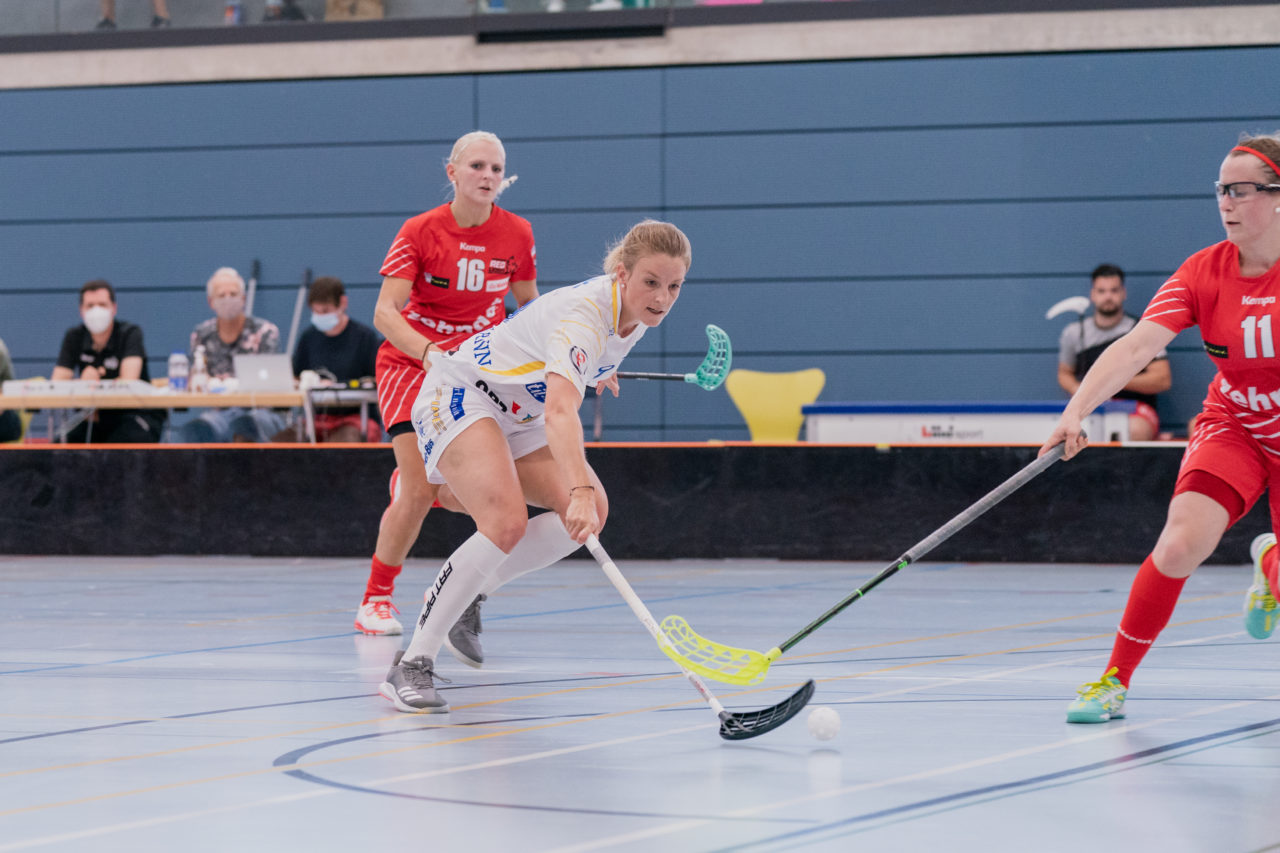 Frauen NLA 1. Runde 2020/21, Switzerland: 12.09.2020, Frauenfeld, Kantihalle, Mirjam Hintermann (Nr. 9, Kloten-Dietlikon Jets) am Ball

Credit: Claudio Schwarz, unihockey-fotos.ch