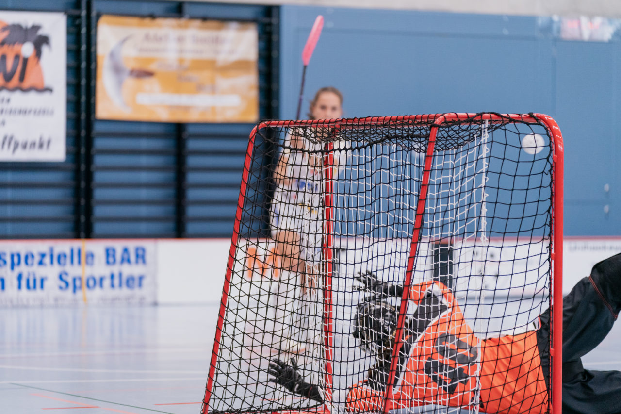 Frauen NLA 1. Runde 2020/21, Switzerland: 12.09.2020, Frauenfeld, Kantihalle, Nina Metzger (Nr. 71, Kloten-Dietlikon Jets) trifft

Credit: Claudio Schwarz, unihockey-fotos.ch