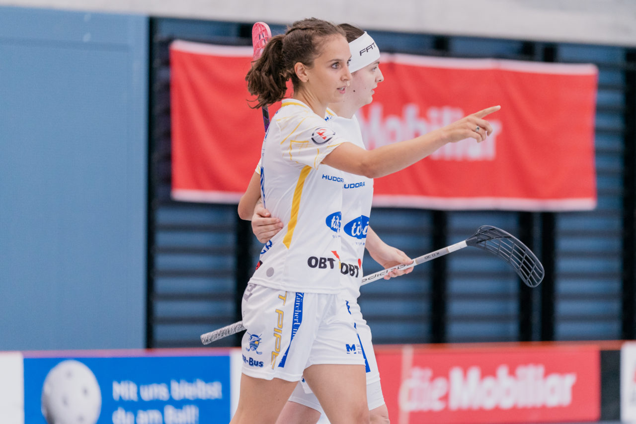 Frauen NLA 1. Runde 2020/21, Switzerland: 12.09.2020, Frauenfeld, Kantihalle, Nina Metzger (Nr. 71, Kloten-Dietlikon Jets) jubelt

Credit: Claudio Schwarz, unihockey-fotos.ch