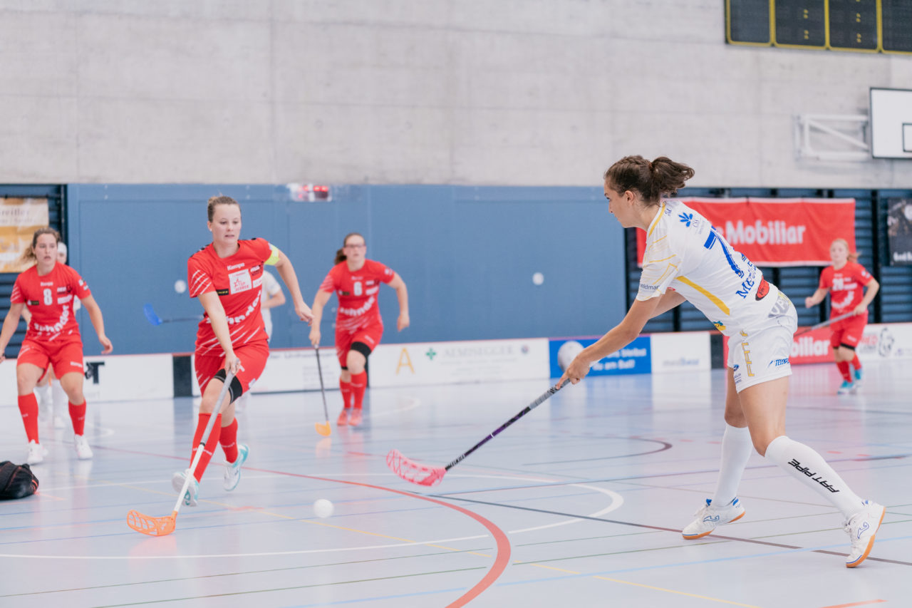 Frauen NLA 1. Runde 2020/21, Switzerland: 12.09.2020, Frauenfeld, Kantihalle, Nina Metzger (Nr. 71, Kloten-Dietlikon Jets) schiesst

Credit: Claudio Schwarz, unihockey-fotos.ch