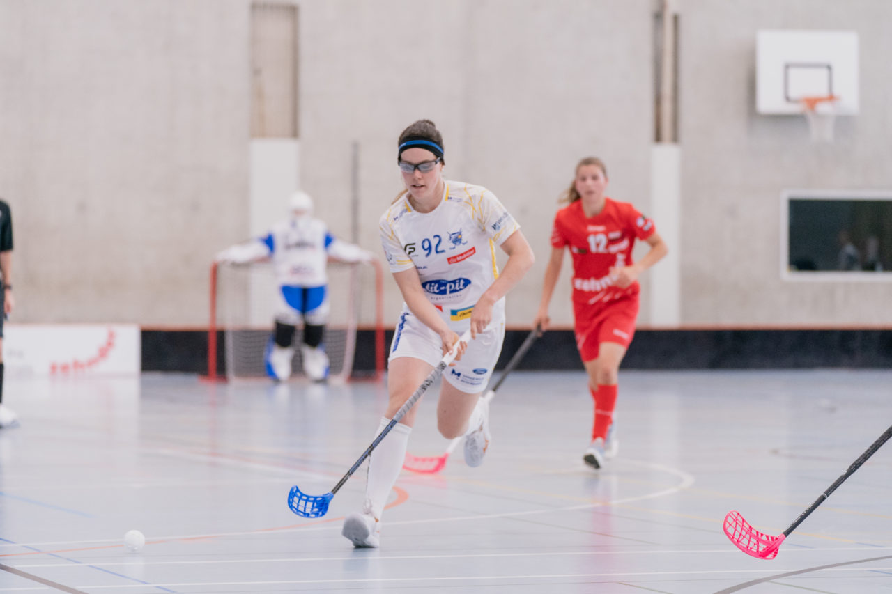 Frauen NLA 1. Runde 2020/21, Switzerland: 12.09.2020, Frauenfeld, Kantihalle, Tanja Bühler (Nr. 92, Kloten-Dietlikon Jets) am Ball

Credit: Claudio Schwarz, unihockey-fotos.ch