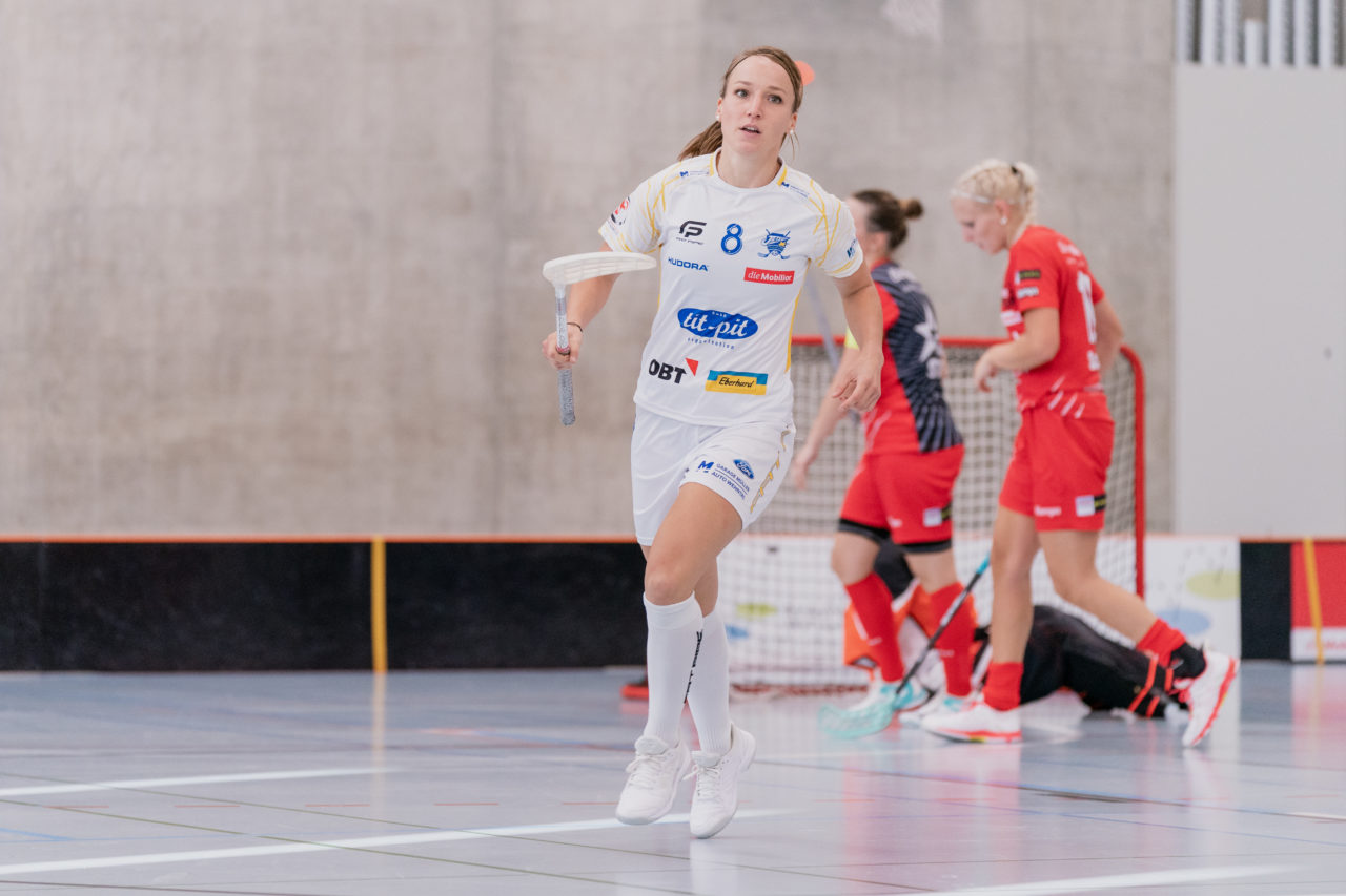 Frauen NLA 1. Runde 2020/21, Switzerland: 12.09.2020, Frauenfeld, Kantihalle, Brigitte Mischler (Nr. 8, Kloten-Dietlikon Jets) jubelt

Credit: Claudio Schwarz, unihockey-fotos.ch