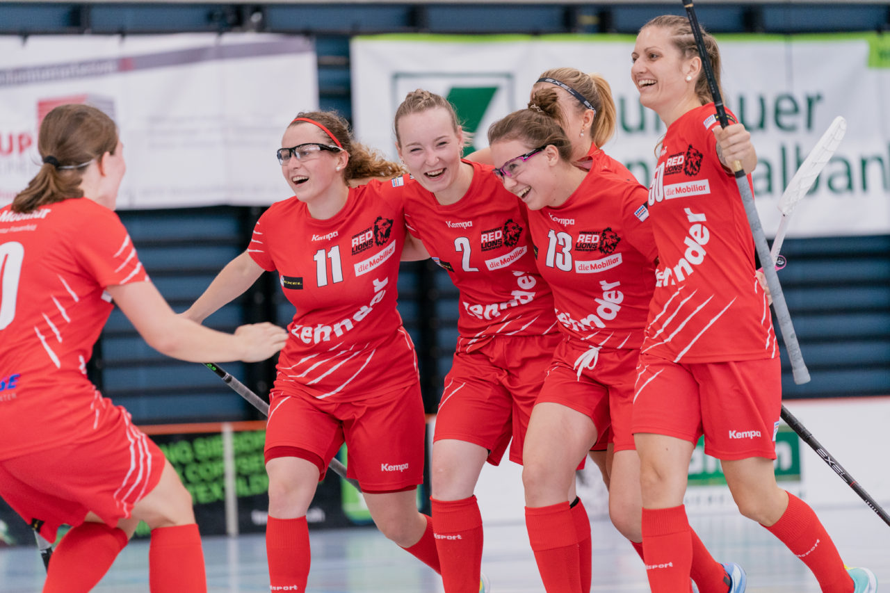Frauen NLA 1. Runde 2020/21, Switzerland: 12.09.2020, Frauenfeld, Kantihalle, die Red Lions jubeln

Credit: Claudio Schwarz, unihockey-fotos.ch