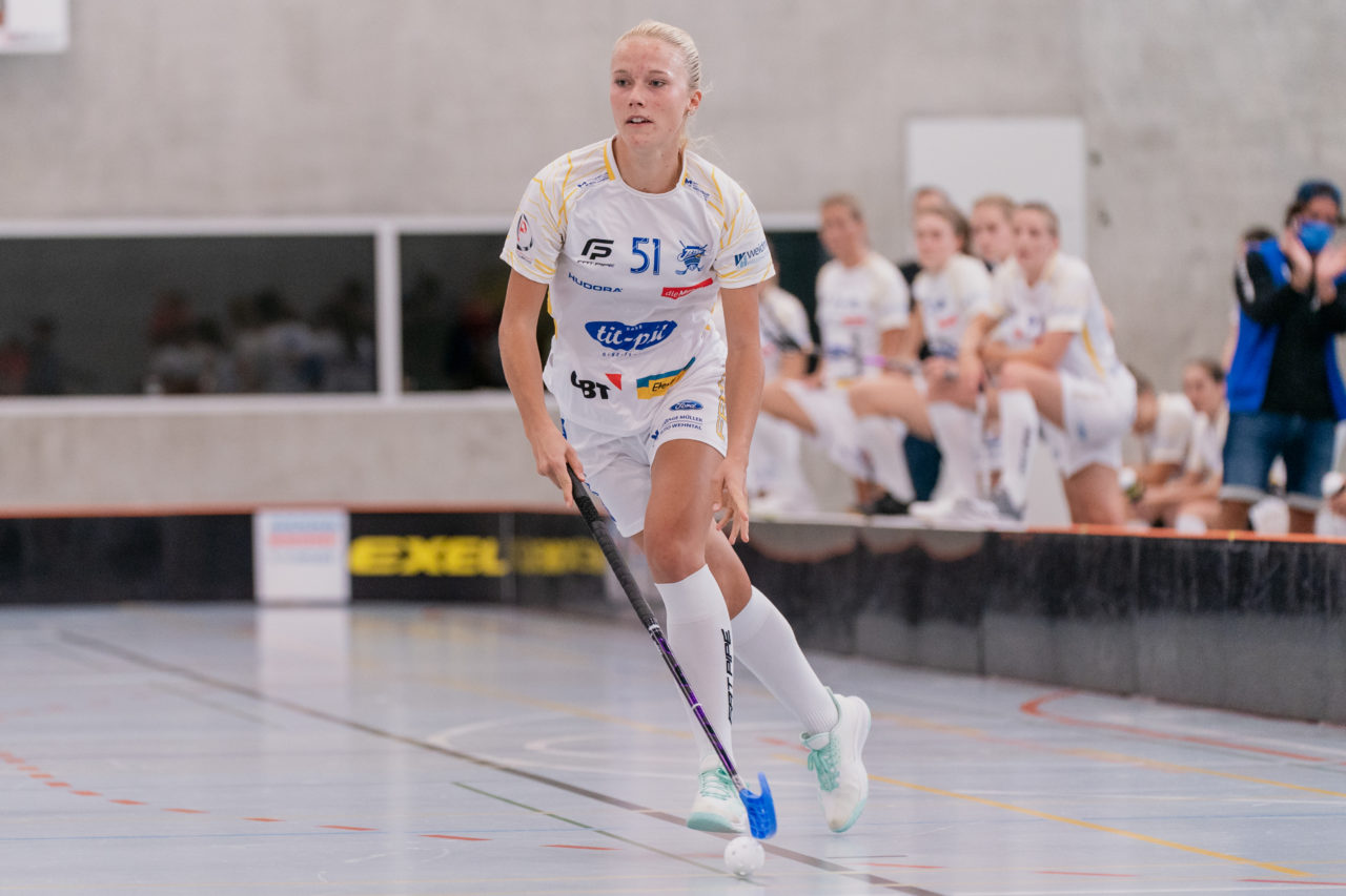 Frauen NLA 1. Runde 2020/21, Switzerland: 12.09.2020, Frauenfeld, Kantihalle, Sereina Zwissler (Nr. 51, Kloten-Dietlikon Jets) am Ball

Credit: Claudio Schwarz, unihockey-fotos.ch